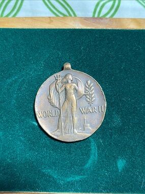 World War II Bronze-Patina Commemorative Medal - Merchant Marines.No ribbon